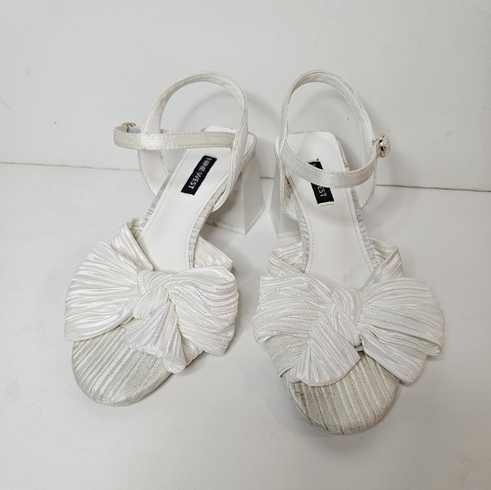 Nine West Open Toe All White Bow Sandal Chunky Heel Size 7.5
